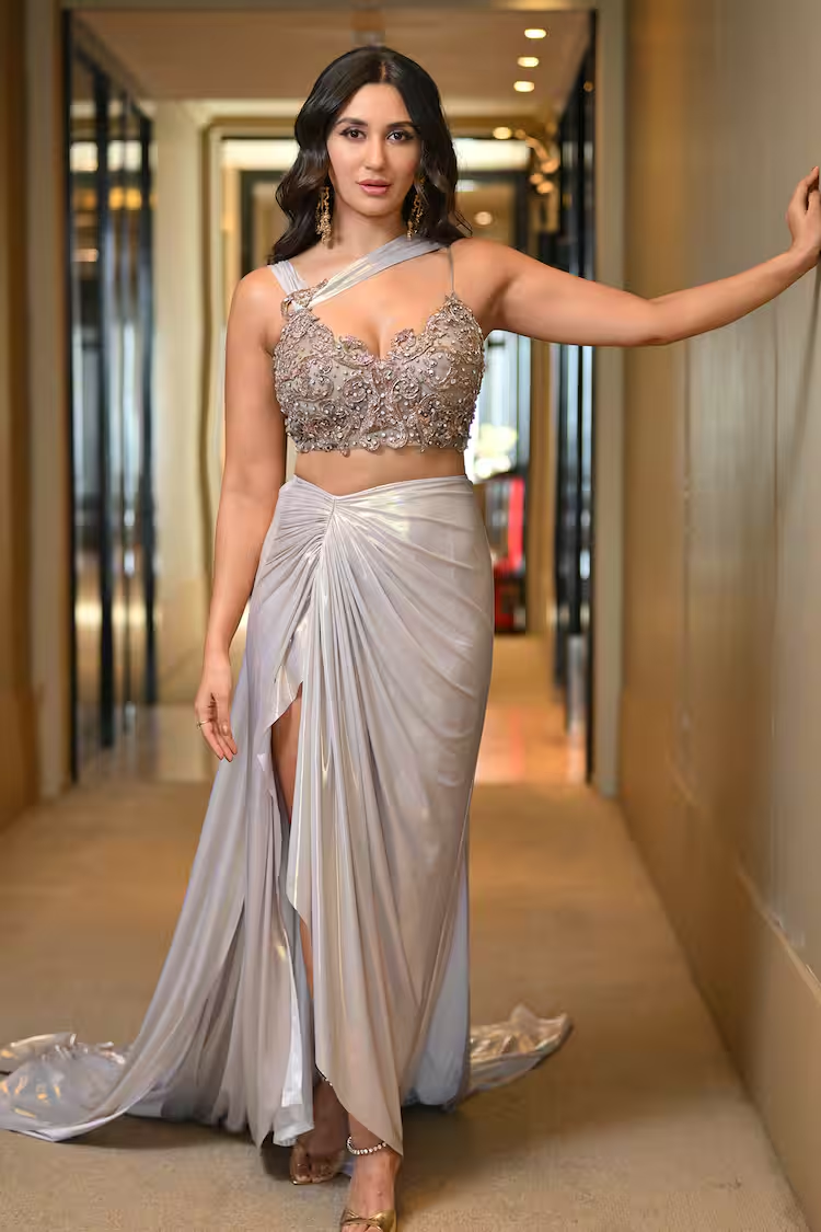 Get a Perfect Slim Look with Designer Petticoat for Saree
